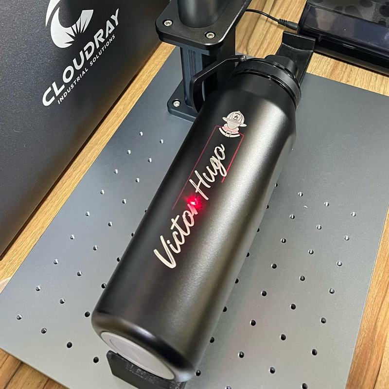 Garrafa gravada a laser G10 Quality